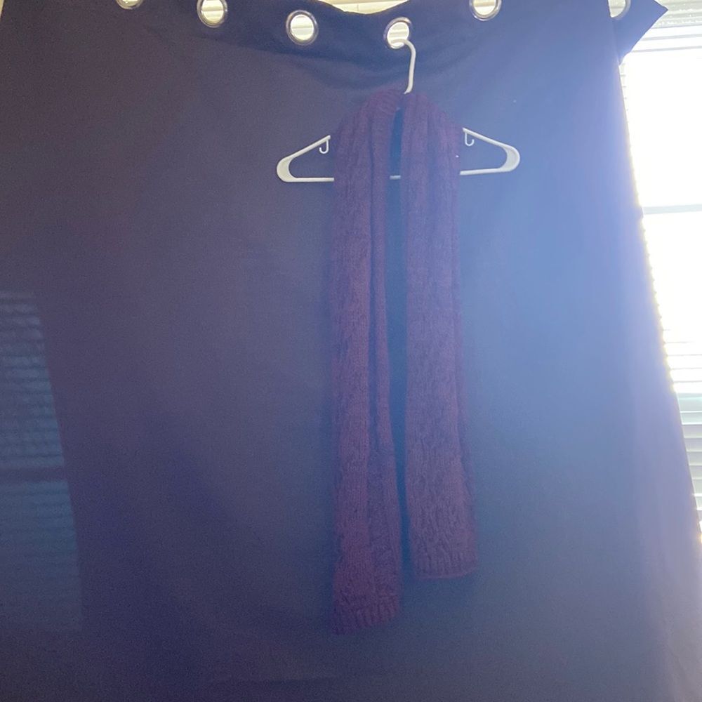 UNWORN Maroon Scarf